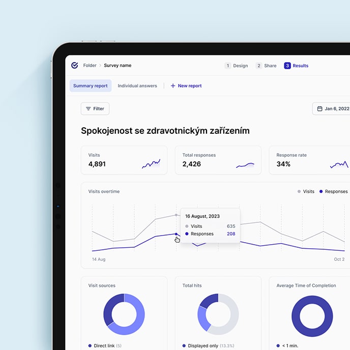 Displej tabletu s analýzou výsledků průzkumu v Surviu.